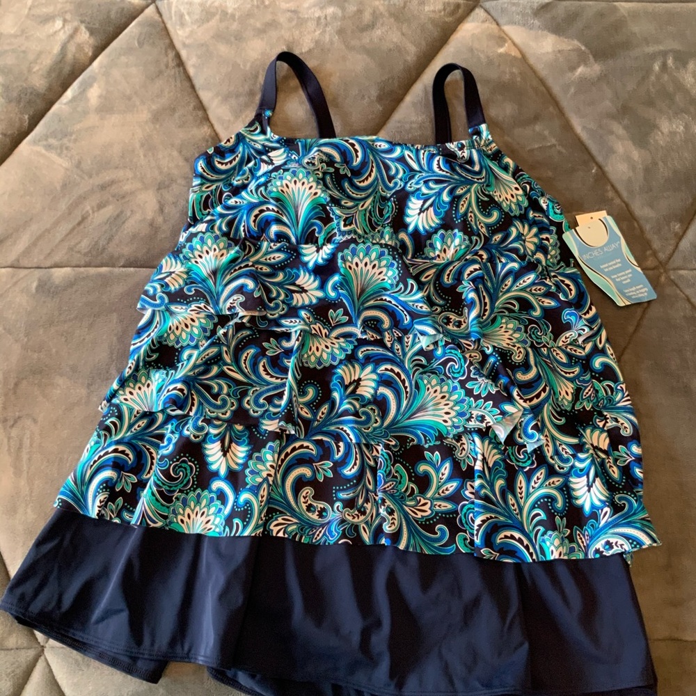 INCHES AWAY by LONGITUDE ONE PIECE SWIMSUIT 18W